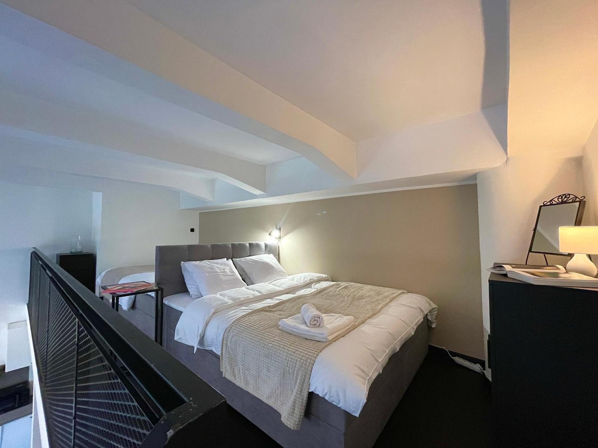 Duplex Apartment With 3 Bedrooms Praha Eksteriør bilde